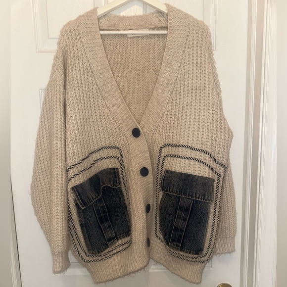 Cozy Cream Cardigan with Denim Accents - Picture 7 of 8